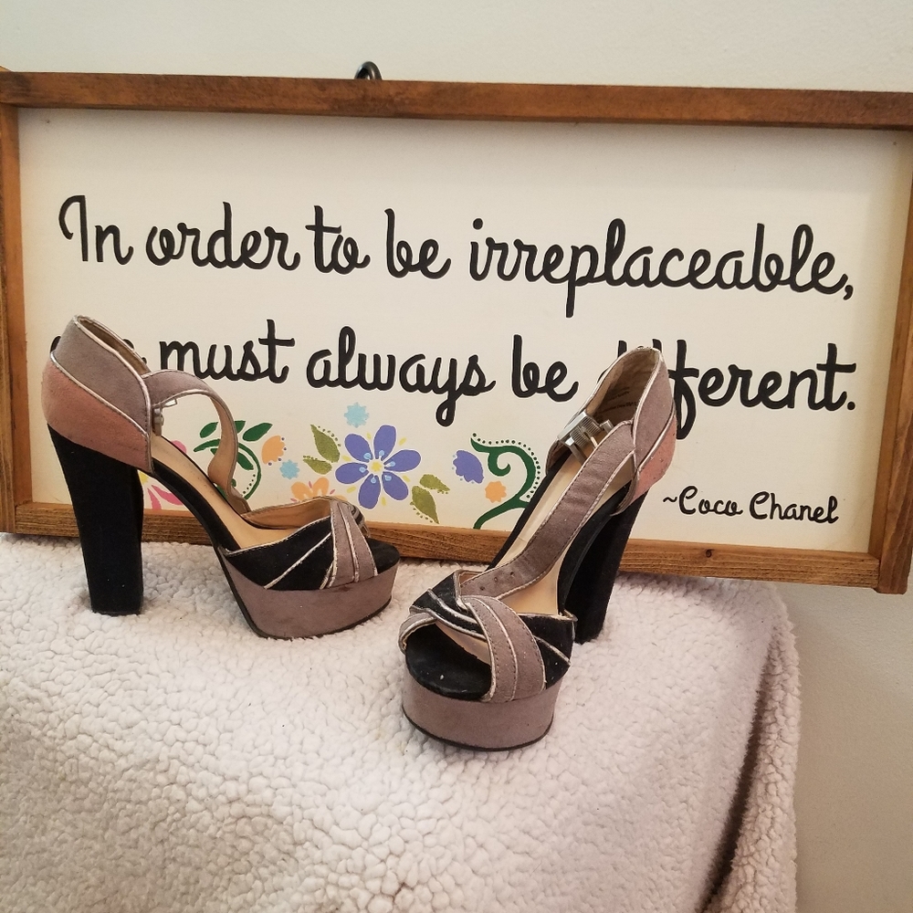 Block-heel pumps